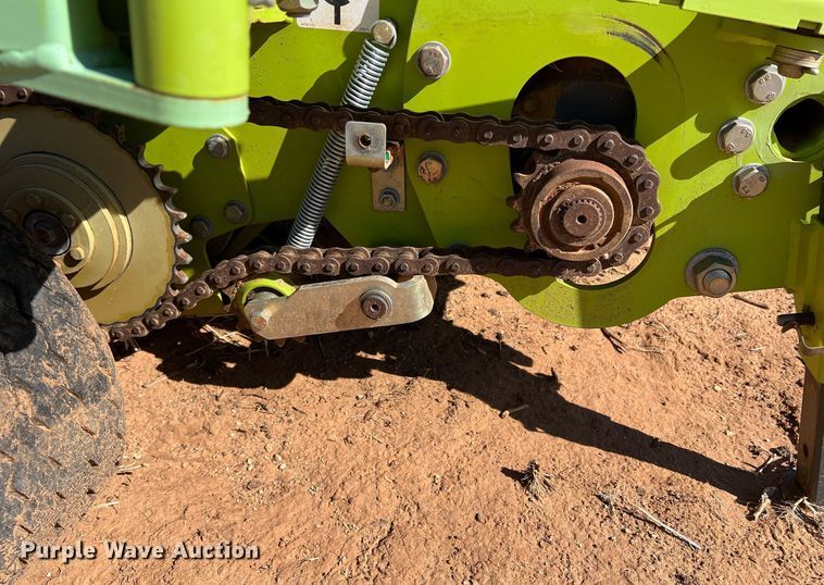 image for item DR5712 2014 Claas 380  pickup head