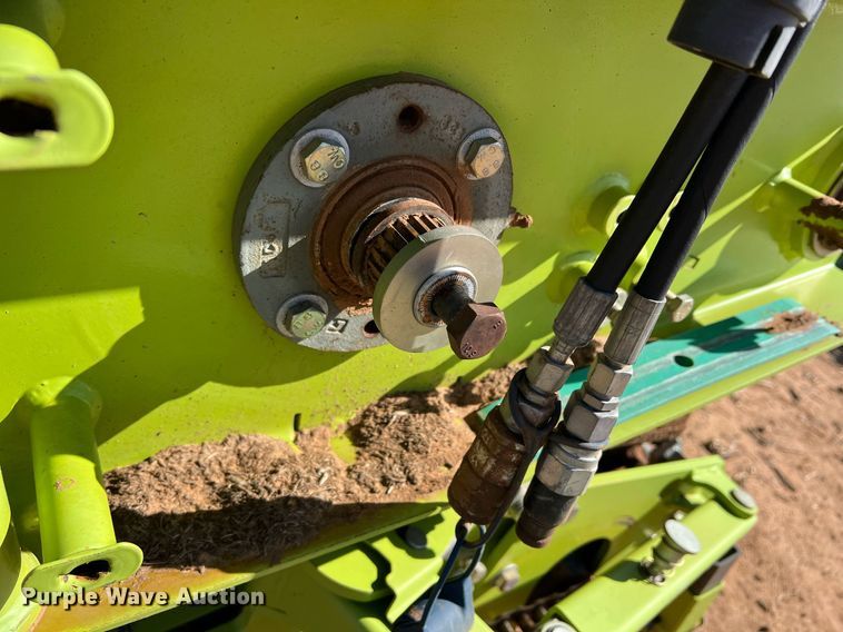 image for item DR5712 2014 Claas 380  pickup head