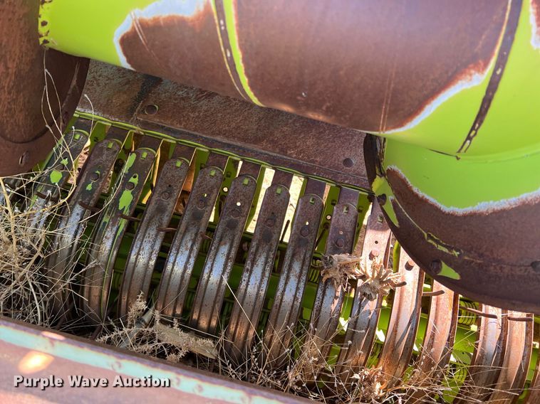 image for item DR5712 2014 Claas 380  pickup head