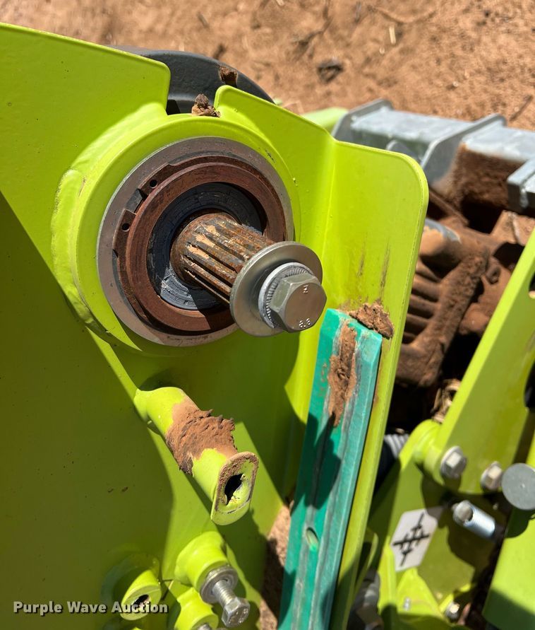 image for item DR5712 2014 Claas 380  pickup head