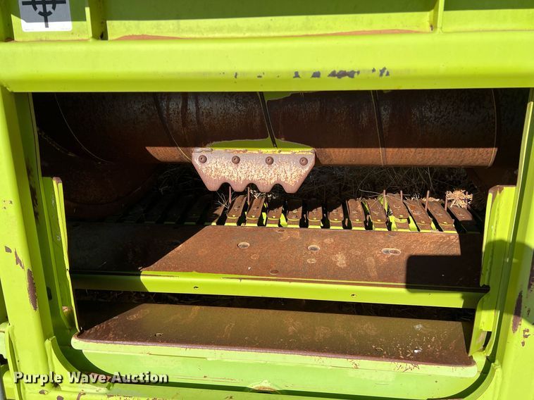 image for item DR5712 2014 Claas 380  pickup head