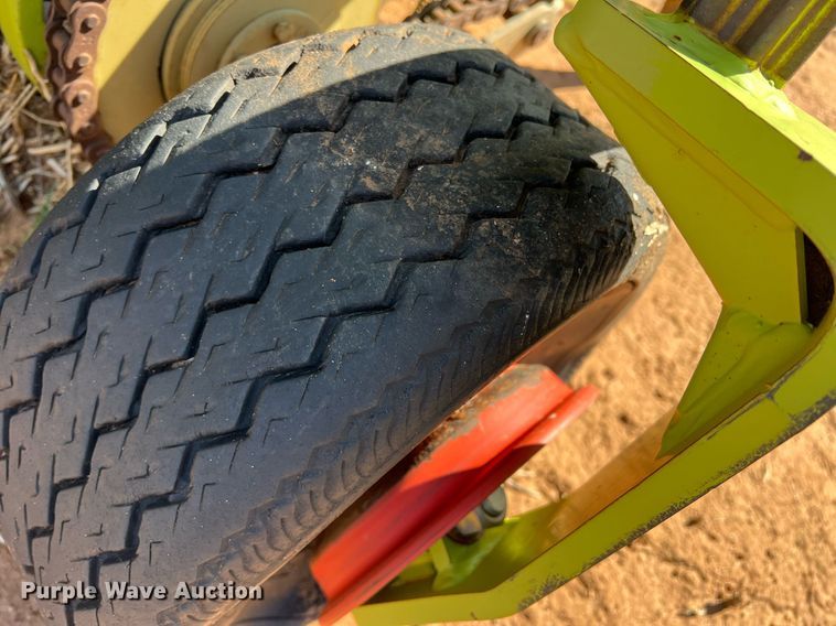 image for item DR5712 2014 Claas 380  pickup head