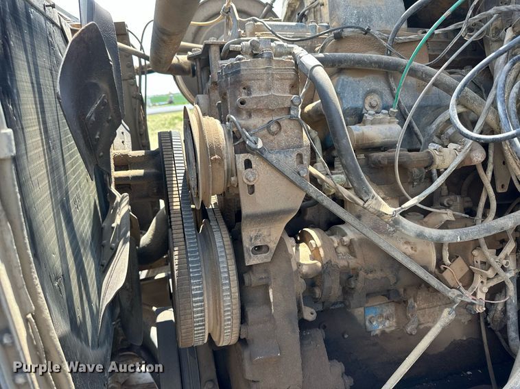 image for item JJ9939 1973 Ford 9000  tank truck