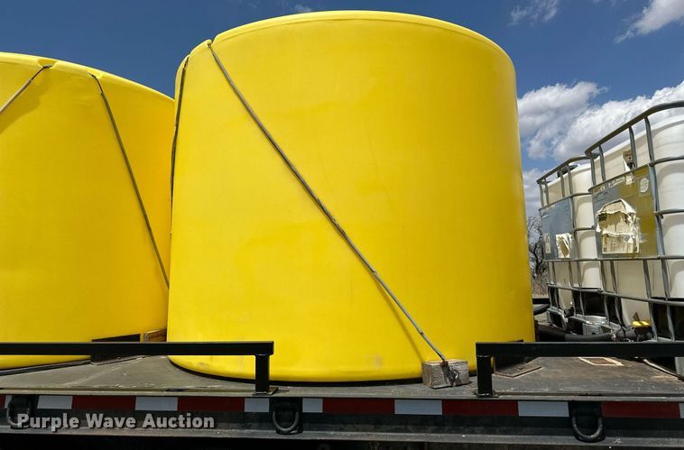 image for item JJ9939 1973 Ford 9000  tank truck