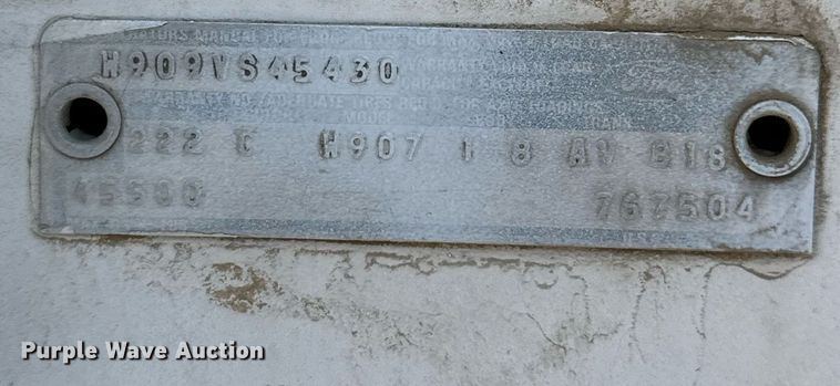 image for item JJ9939 1973 Ford 9000  tank truck