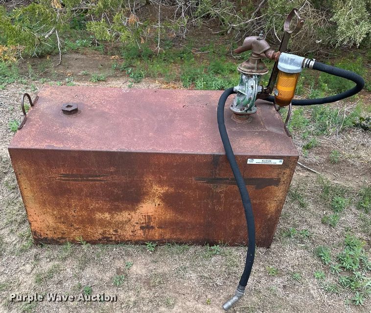 image for item KL9109 (2) fuel tanks