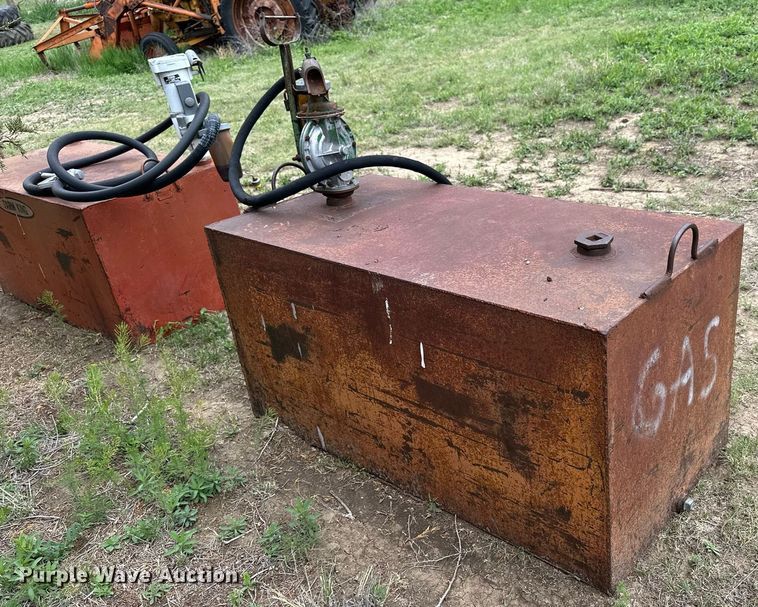 image for item KL9109 (2) fuel tanks