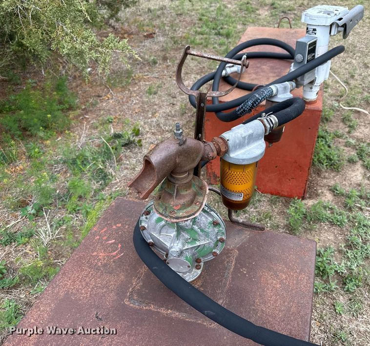 image for item KL9109 (2) fuel tanks