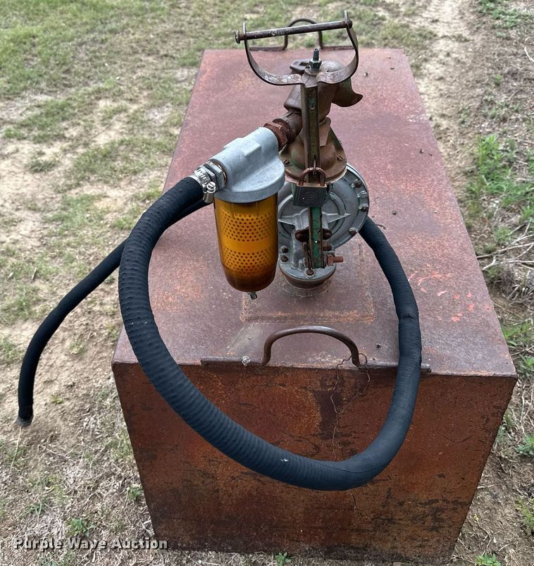 image for item KL9109 (2) fuel tanks