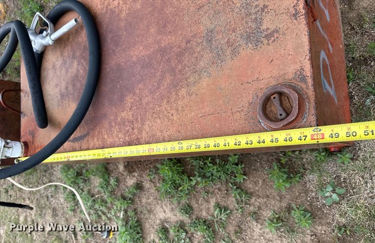 image for item KL9109 (2) fuel tanks