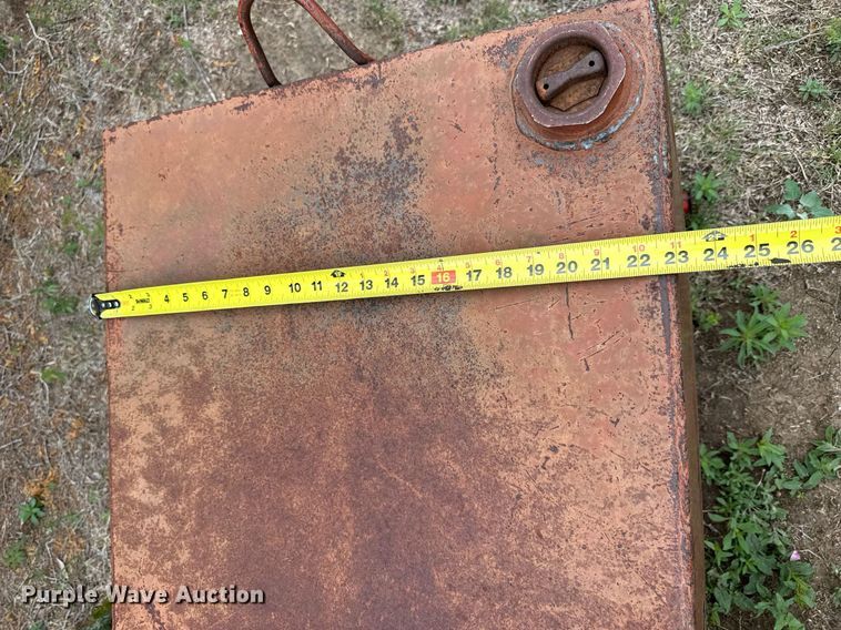 image for item KL9109 (2) fuel tanks