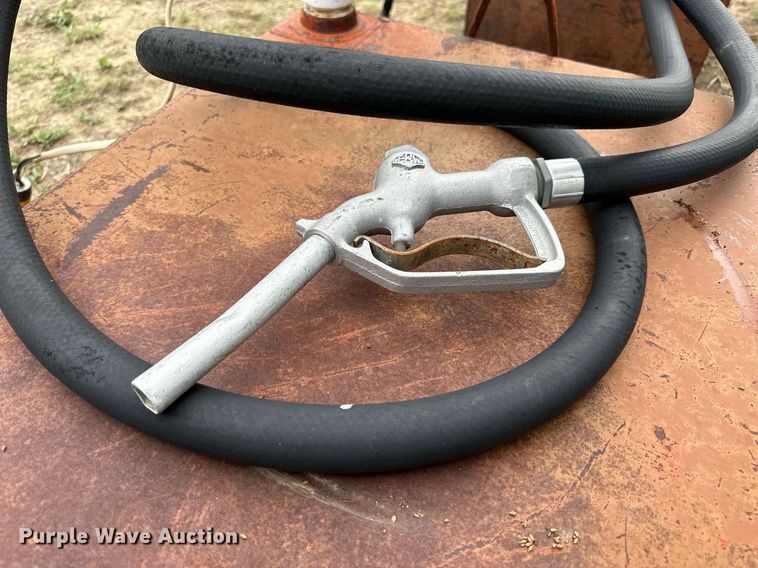 image for item KL9109 (2) fuel tanks