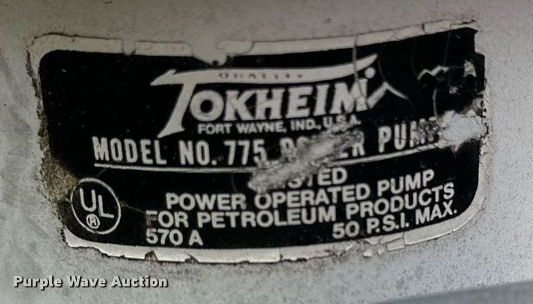 image for item KL9109 (2) fuel tanks