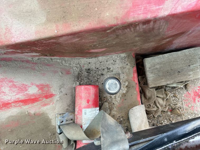 image for item KL9112 Massey Ferguson 1135  tractor