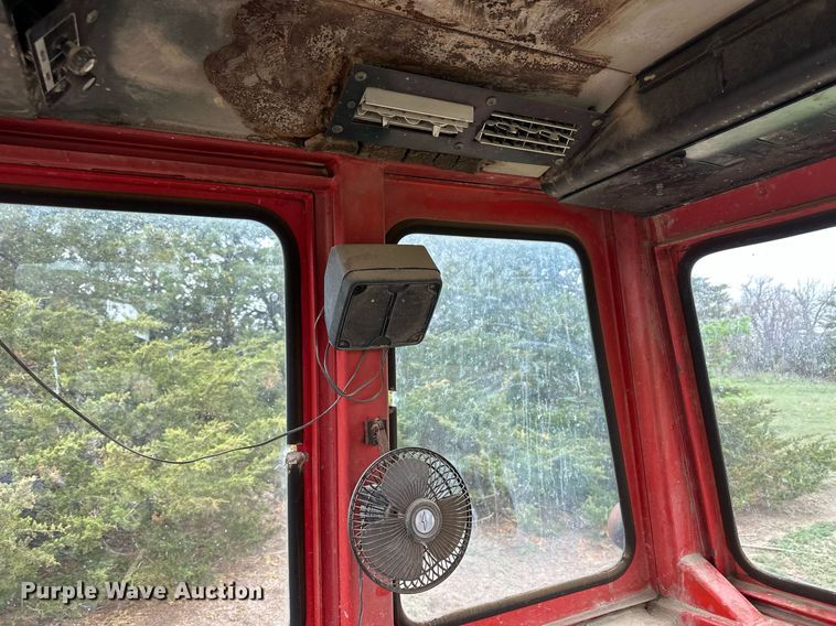 image for item KL9112 Massey Ferguson 1135  tractor