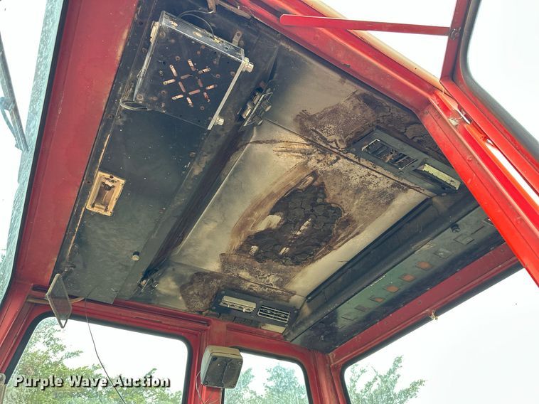 image for item KL9112 Massey Ferguson 1135  tractor