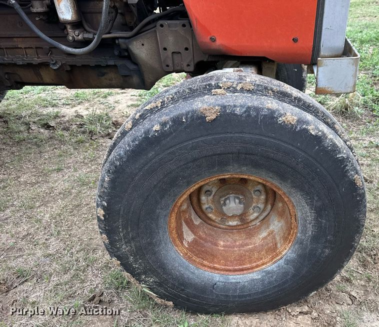 image for item KL9112 Massey Ferguson 1135  tractor