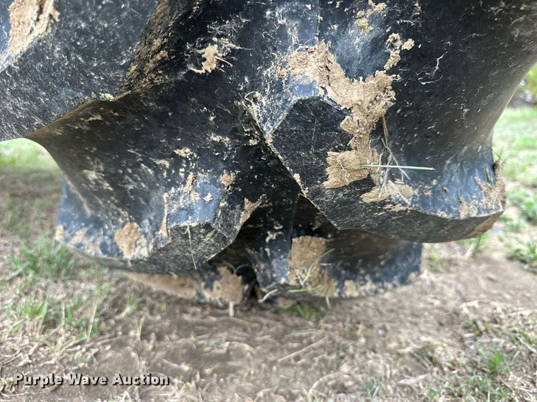 image for item KL9112 Massey Ferguson 1135  tractor