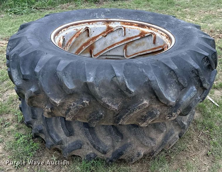 image for item KL9112 Massey Ferguson 1135  tractor