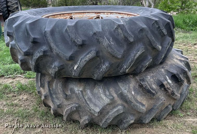 image for item KL9112 Massey Ferguson 1135  tractor