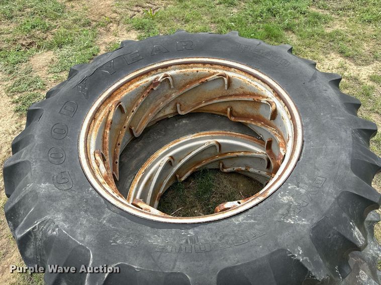 image for item KL9112 Massey Ferguson 1135  tractor