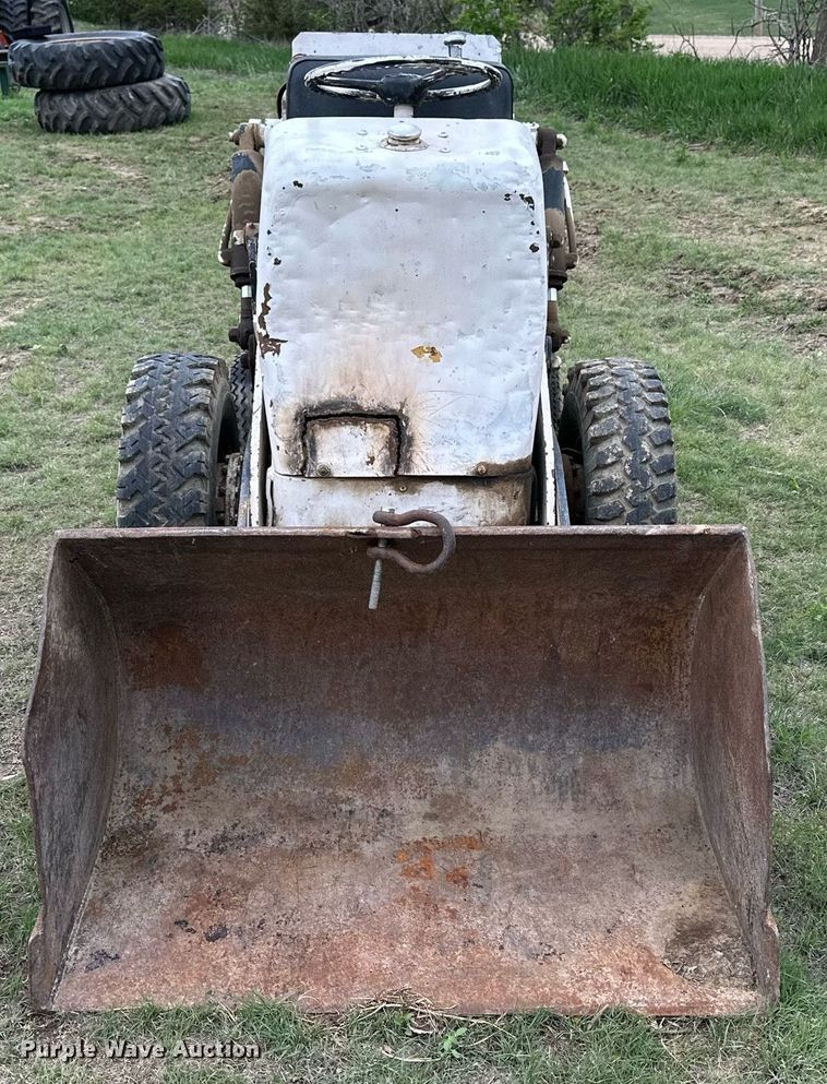 image for item KL9113 Hough HA  loader