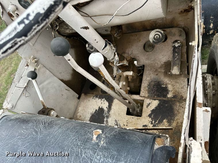 image for item KL9113 Hough HA  loader