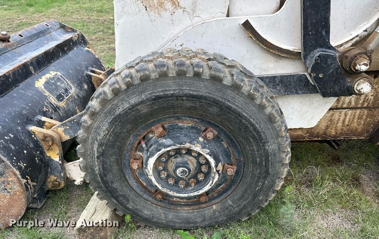 image for item KL9113 Hough HA  loader