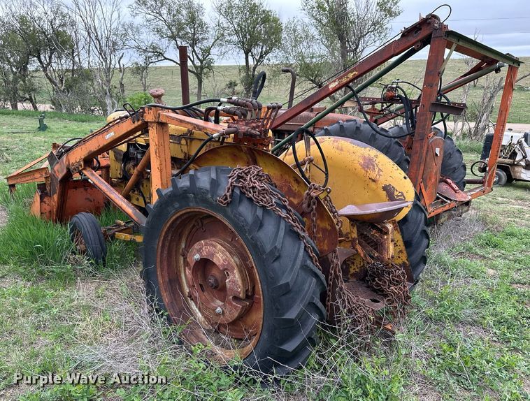 image for item KL9116 Minneapolis Moline UTS  tractor