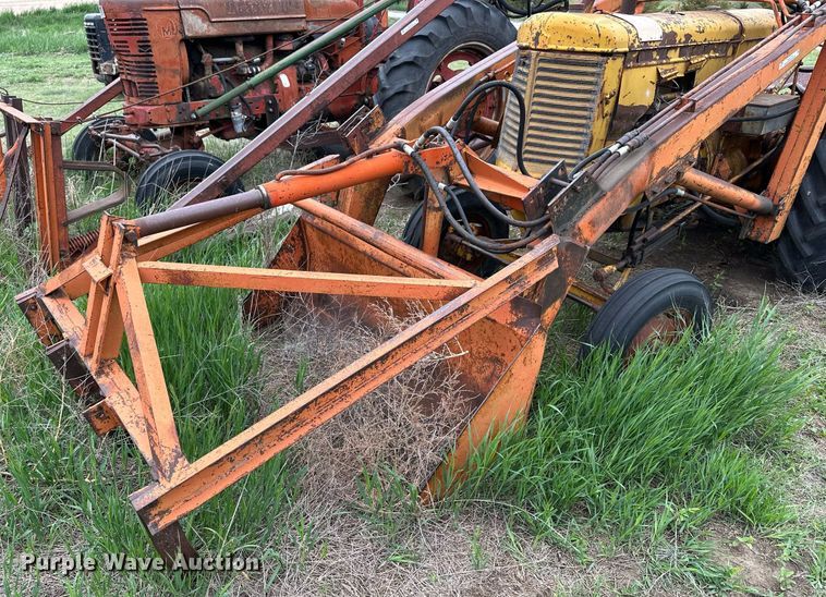 image for item KL9116 Minneapolis Moline UTS  tractor