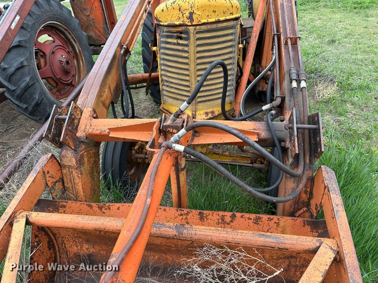 image for item KL9116 Minneapolis Moline UTS  tractor