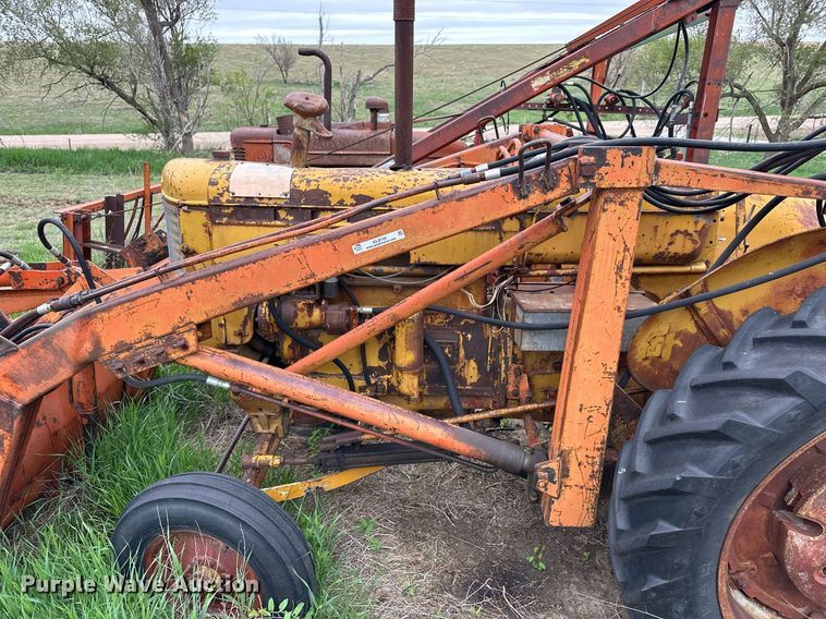 image for item KL9116 Minneapolis Moline UTS  tractor