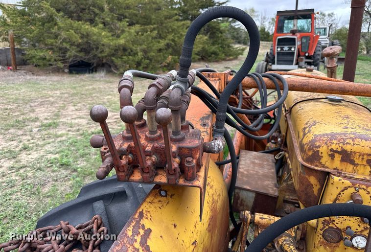 image for item KL9116 Minneapolis Moline UTS  tractor