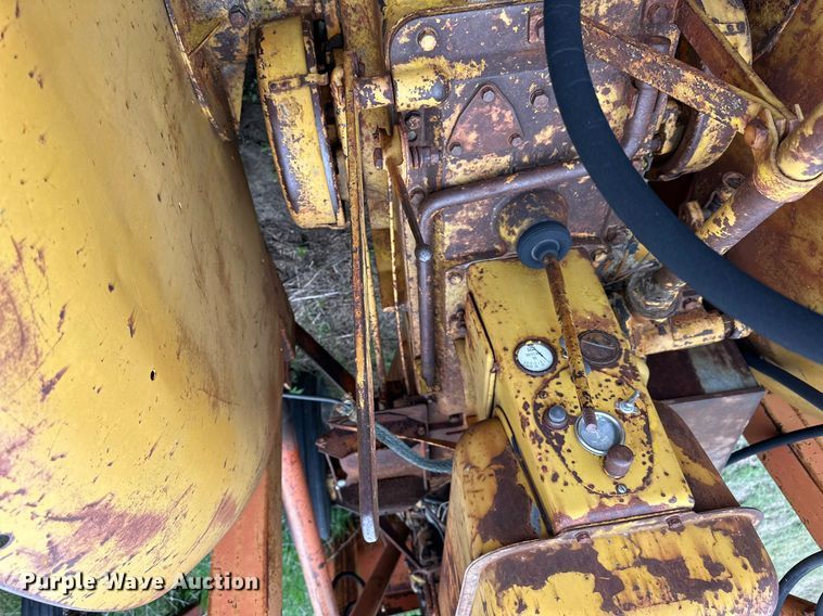 image for item KL9116 Minneapolis Moline UTS  tractor