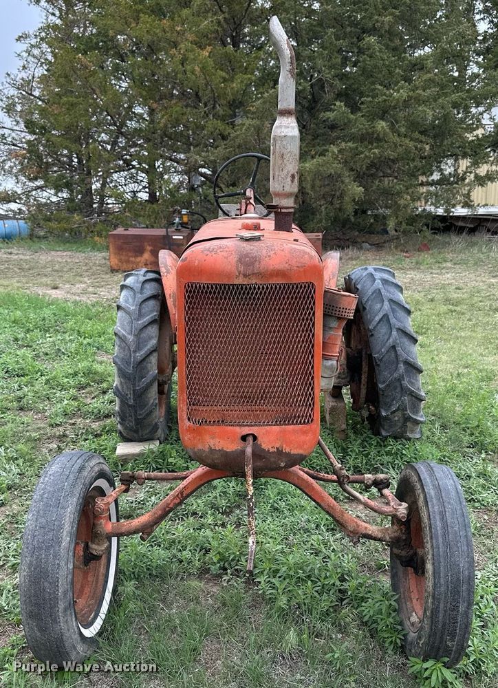 image for item KL9117 1943 Allis-Chalmers B  tractor