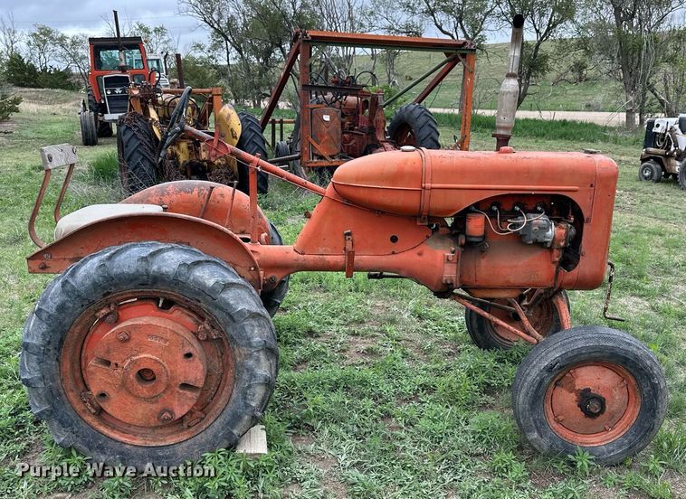 image for item KL9117 1943 Allis-Chalmers B  tractor