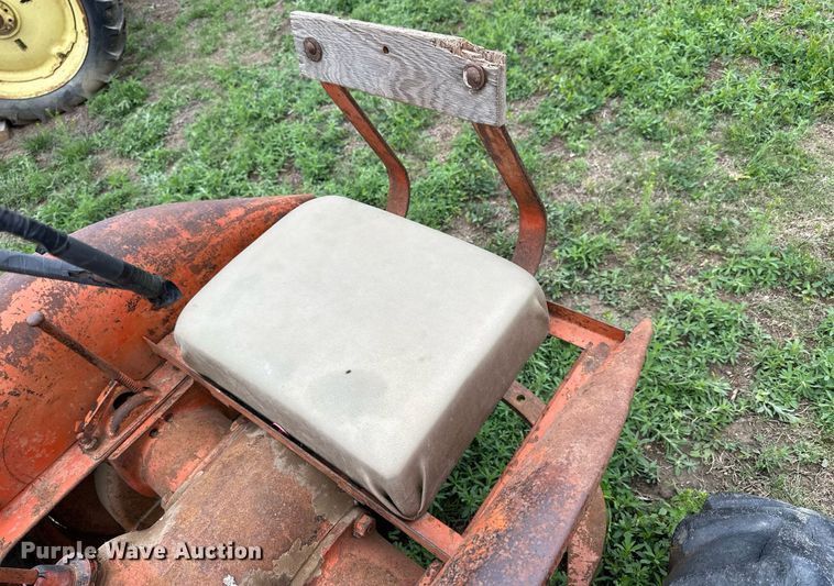 image for item KL9117 1943 Allis-Chalmers B  tractor