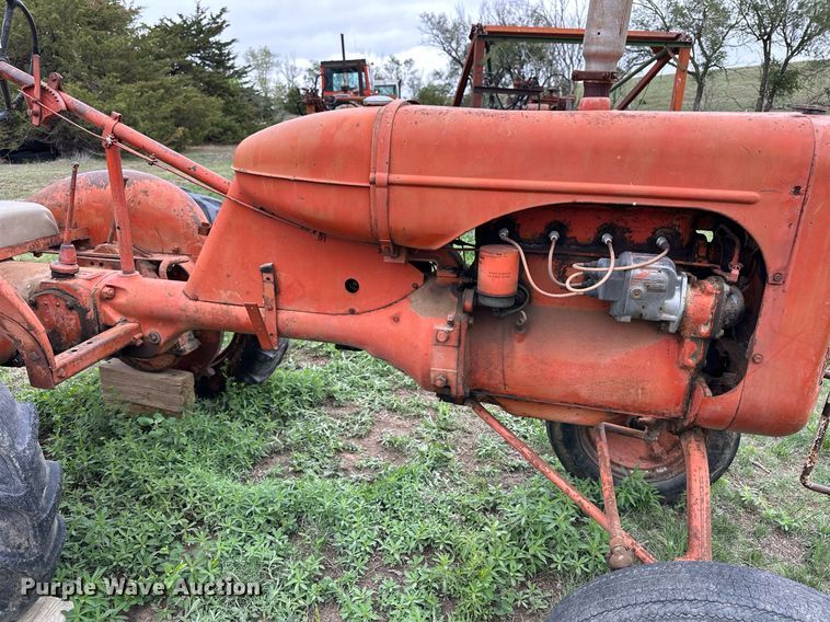 image for item KL9117 1943 Allis-Chalmers B  tractor