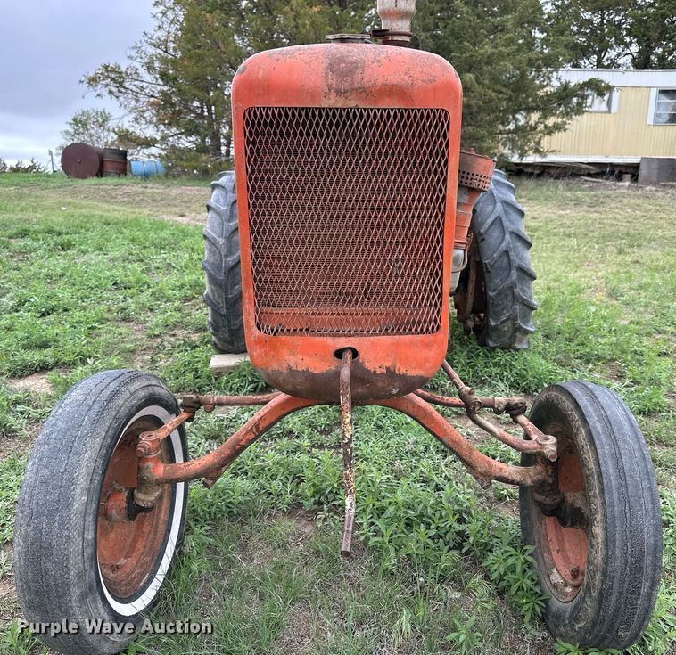 image for item KL9117 1943 Allis-Chalmers B  tractor