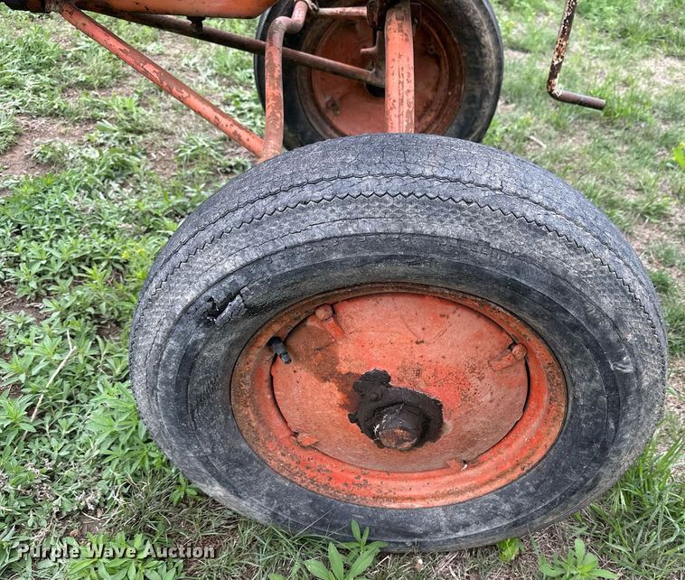 image for item KL9117 1943 Allis-Chalmers B  tractor