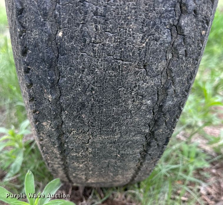 image for item KL9117 1943 Allis-Chalmers B  tractor