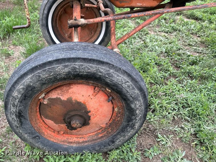 image for item KL9117 1943 Allis-Chalmers B  tractor