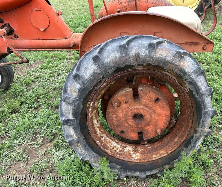 image for item KL9117 1943 Allis-Chalmers B  tractor