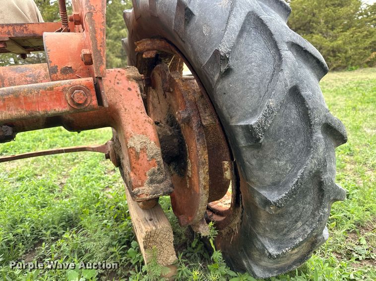 image for item KL9117 1943 Allis-Chalmers B  tractor