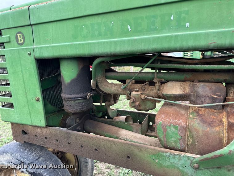 image for item KL9118 1946 John Deere B  tractor