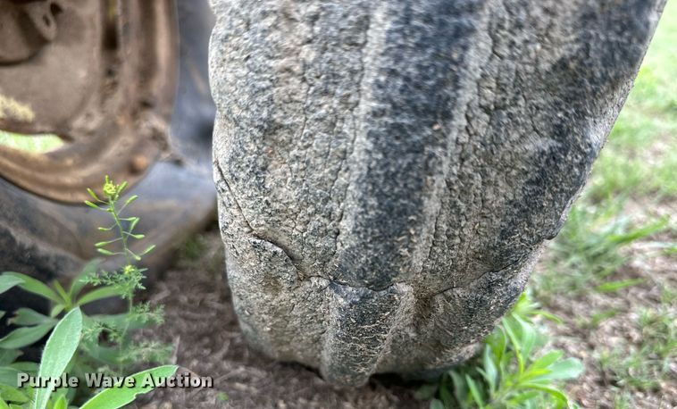 image for item KL9118 1946 John Deere B  tractor