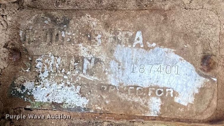 image for item KL9118 1946 John Deere B  tractor