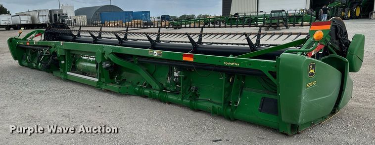 image for item KL9123 2017 John Deere 635FD HydraFlex  flex draper head