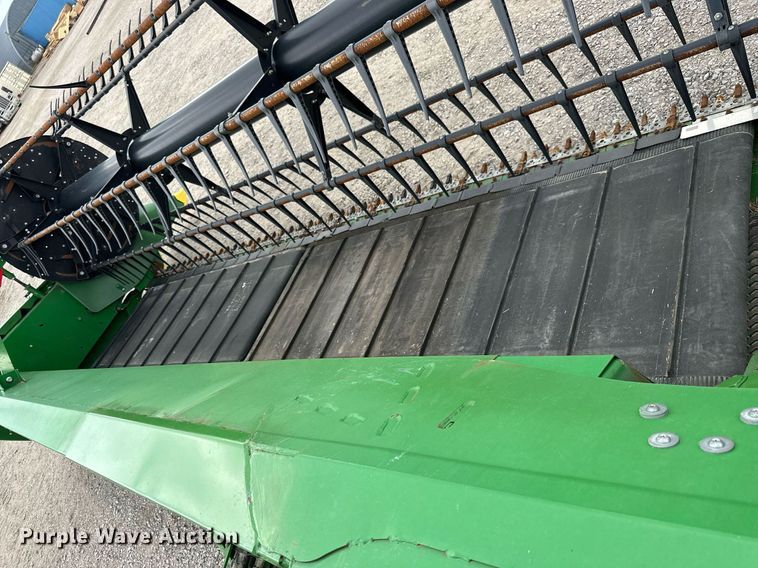 image for item KL9123 2017 John Deere 635FD HydraFlex  flex draper head