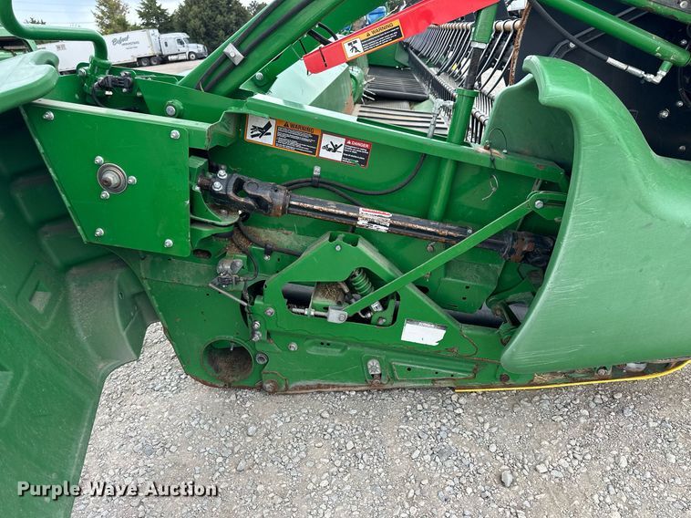 image for item KL9123 2017 John Deere 635FD HydraFlex  flex draper head